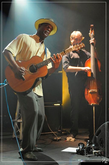 0556 Eric Bibb VIP 09-10-2009 copie (Large).jpg